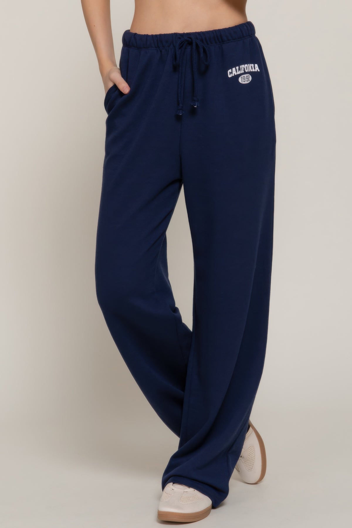 Women&#39;s printed waistband sweatpants with drawstring, straight legs, cuffed hems, side pockets, and relaxed fit - SplendorAmoris